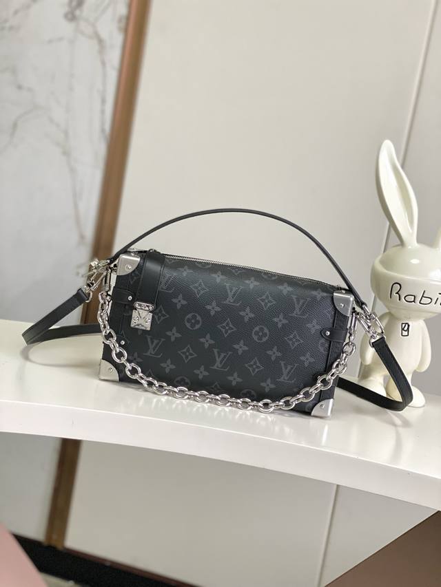 海原外单 独实家拍 半钢 163动态芯片 M26226 Side Trunk 系列推出 East West 版本，以 Monogram Eclipse 帆布塑造