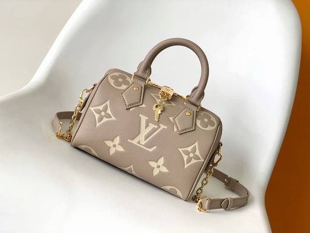 M46575灰色 M46397牛奶白 M58953黑色 M58958珠光蓝 由双色 Monogram Empreinte 皮革制成，饰有 Lv 标识与 Mono