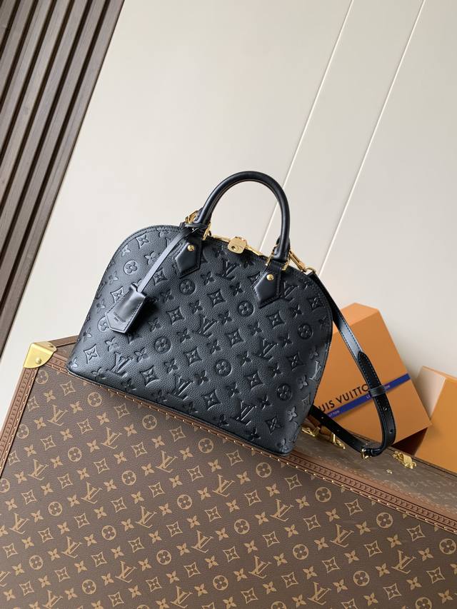 顶级原单,变码芯片M26489 本款Alma Pm 手袋以House的非常柔软的Monogram Anflenft皮革材质展现的标志性的Alma Pm。从193 顶级原单,变码芯片M26489 本款Alma Pm 手袋以House的非常柔软的Monogram Anflenft皮革材质展现的标志性的Alma Pm。从193