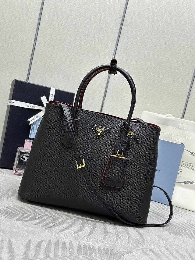 经典款托特 红内里1Bg775黑，大号33Cm到货 ，全面升级，采用进口粗十字纹牛＋内配撞色小牛皮，顶级拉丝五金，配色手挽，永不过时的购物袋[调皮][调皮][调