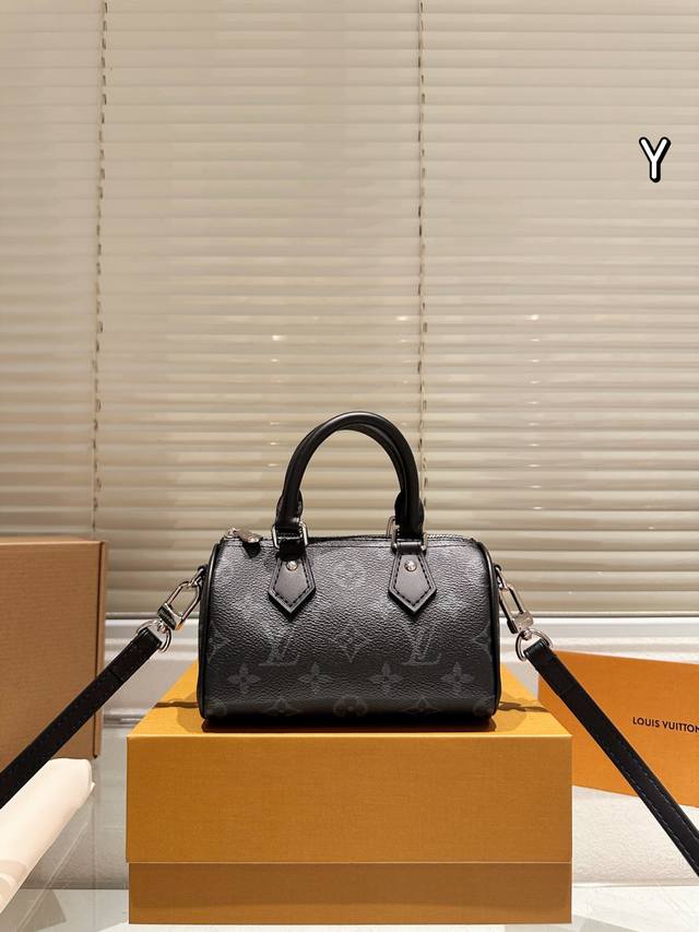 复刻版 配盒 Size：16Cm Lv Ss2025 Speedy Nano 代购渠道 新款黑武士 肩带可以拆卸和调节长短哦！