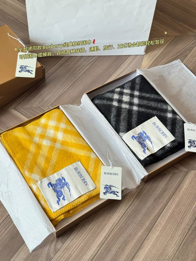 经典原单 羊绒 全智贤同款 Burberry经典格纹围巾，采用羊毛与丝绸混纺，柔软又保暖，秋冬必备！格纹设计+蓝色战马Logo，品牌感满满。尺寸适中，可做围巾或