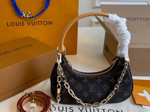 折叠盒飞机盒 Size:23×8 Lv路易威登新款Catchy Mini链条牛角包 轻便时尚的斜挎腋下包 复古高级 小巧精致，可爱百搭，超时髦 轻盈解放双手，性