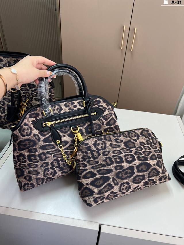 小 配内胆 Ysl圣罗兰中古旅行包 又甜又酷 一整个爱住百搭时尚 是每个潮酷女孩必入单品 A-01尺寸34×22 45×30