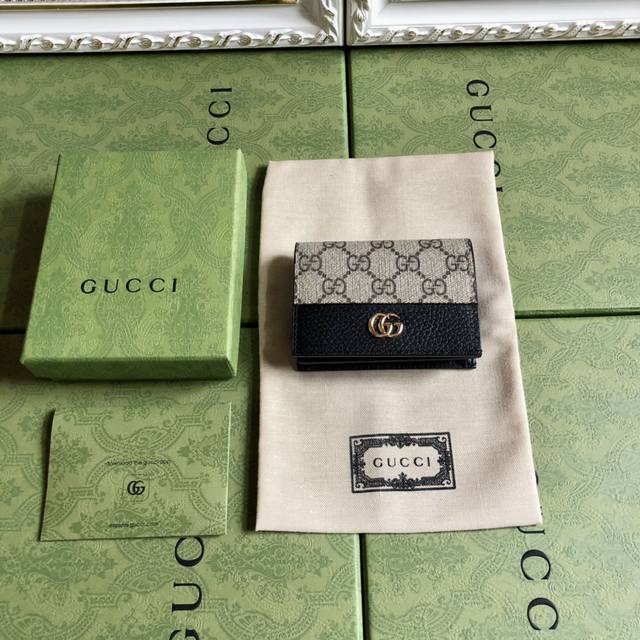 顶配版 令人欲罢不能的美包你收了吗？Gg Marmont系列，优雅精巧的设计可是俘获了不少少女的芳心！同时也是全球达人必备的百搭单品！超级赞！型号：658610