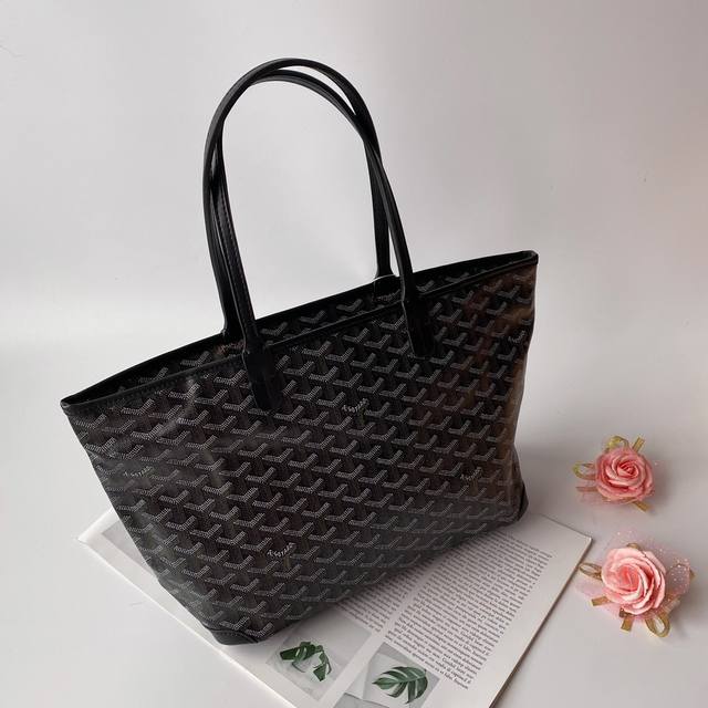 Gucci古驰 Artois 购物袋 小号拉链款 Goyard Artois极致简洁又不失大方，为您的日常搭配增添典雅与高贵不仅秉承了纯正的法式摩登气质，更延续