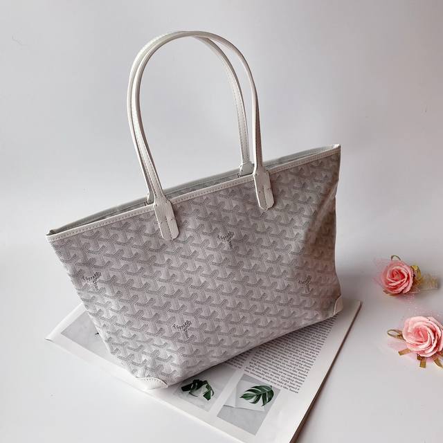 Gucci古驰 Artois 购物袋 小号拉链款 Goyard Artois极致简洁又不失大方，为您的日常搭配增添典雅与高贵不仅秉承了纯正的法式摩登气质，更延续