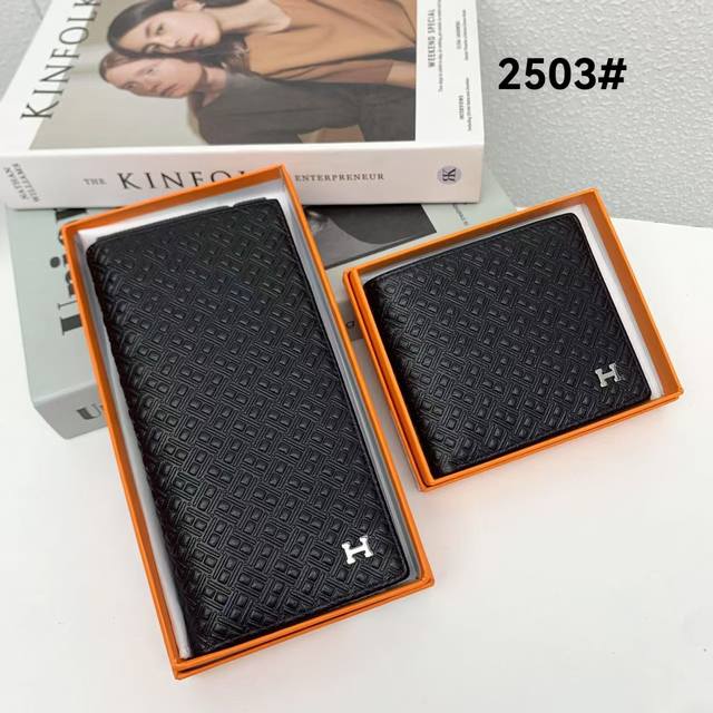 长夹 ,短夹 产品名称 :爱玛仕 产品型号 :2503A C 产品品质 :原单 产品材质 :小牛皮 产品颜 色 :黑色,内里黑色 长夹 ,短夹 产品名称 :爱玛仕 产品型号 :2503A C 产品品质 :原单 产品材质 :小牛皮 产品颜 色 :黑色,内里黑色