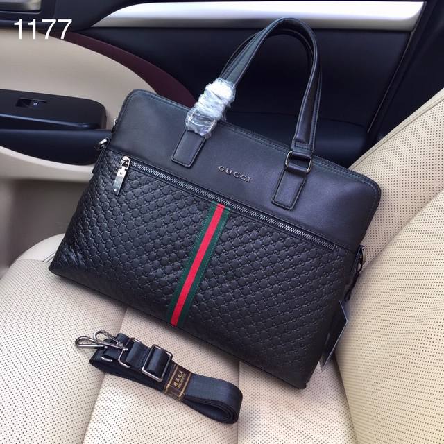 新款古奇1177#男士上品，公文包手提斜挎包热销爆款，请认准皮质和细节，高端大气上档次原版质量原版小牛皮 和高档进口五金，皮质，柔软，手感超好 高档、大气、超有