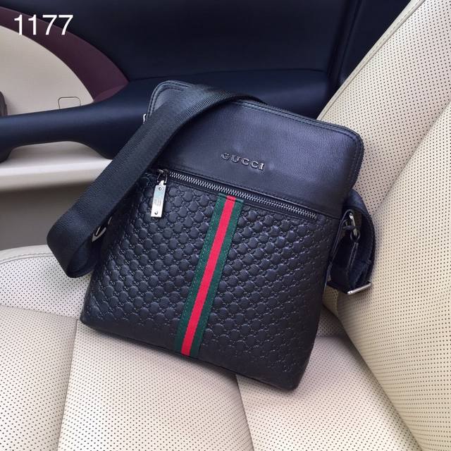 新款古奇1177#男士上品，公文包手提斜挎包热销爆款，请认准皮质和细节，高端大气上档次原版质量原版小牛皮 和高档进口五金，皮质，柔软，手感超好 高档、大气、超有