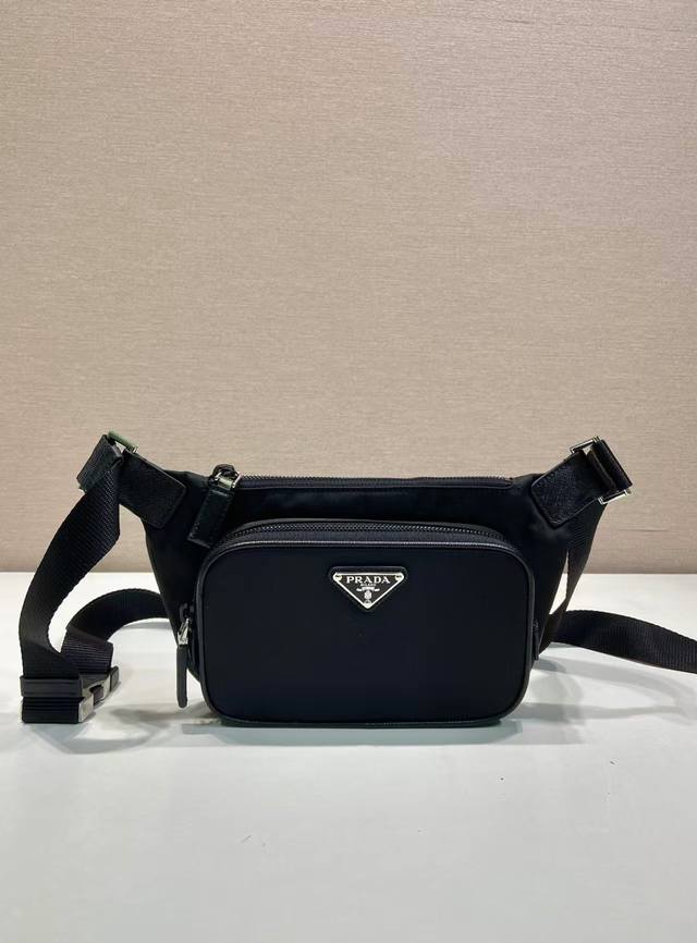 新款腰包2Vh128升级版男女共用 升级版最新款腰包 胸包这款设计不仅还增强了整体设计感,上身效果非常棒,轻便又时尚。日常搭配全驾驭得起,非常实用,腰包 胸包 新款腰包2Vh128升级版男女共用 升级版最新款腰包 胸包这款设计不仅还增强了整体设计感,上身效果非常棒,轻便又时尚。日常搭配全驾驭得起,非常实用,腰包 胸包