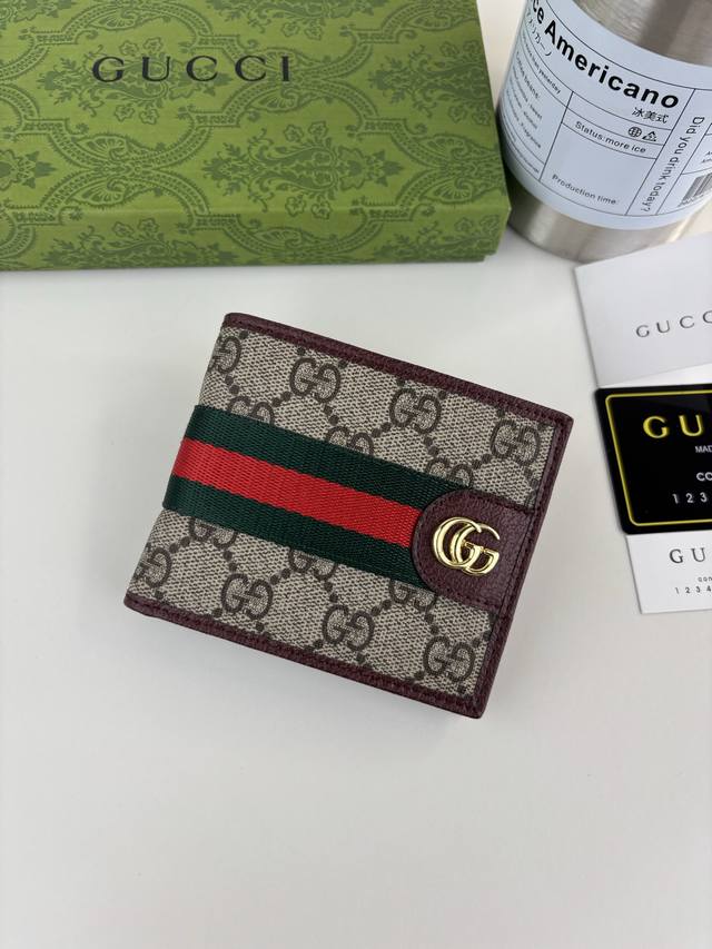 Guccl 官网同步新款！Ophidia系列～短式钱包，采用Gg Supreme 猪皮纹搭Pvc配以标志性双G 五金唛头，经典著作红绿色织带，高端棉布拉链～精制