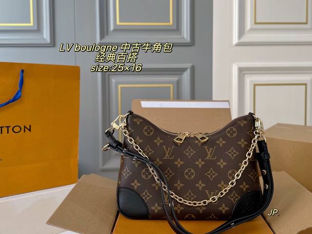 折叠盒飞机盒 Size:25×16 Lv路易威登Boulogne中古牛角包 经典老花配色，款式百搭！ 包身轻，不显臃肿 两款肩带，背法多样～ 超级好搭配，实用性