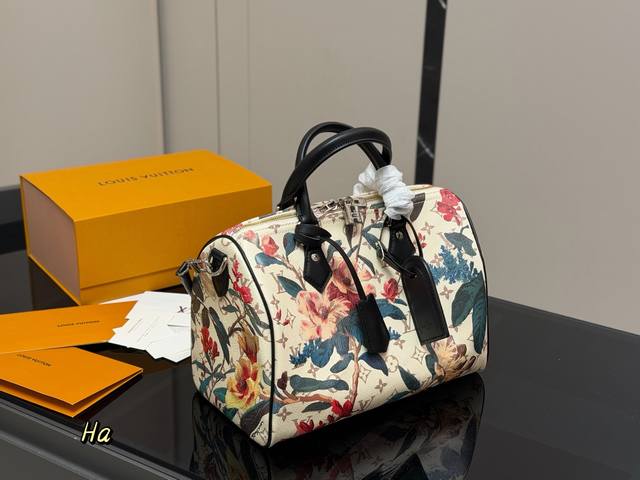 无盒 尺寸:30Cm Lv Keepall 新品枕头包 原版配牛皮 简直长在我的心头。 男女同款!!!! 男盆友的新包 无盒 尺寸:30Cm Lv Keepall 新品枕头包 原版配牛皮 简直长在我的心头。 男女同款!!!! 男盆友的新包