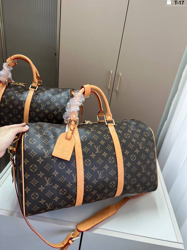 45Cm Lv旅行包 一只帅气能装的旅行袋 经典设计大气可观男女通用款 容量超大 T-17尺寸45×25 50×28