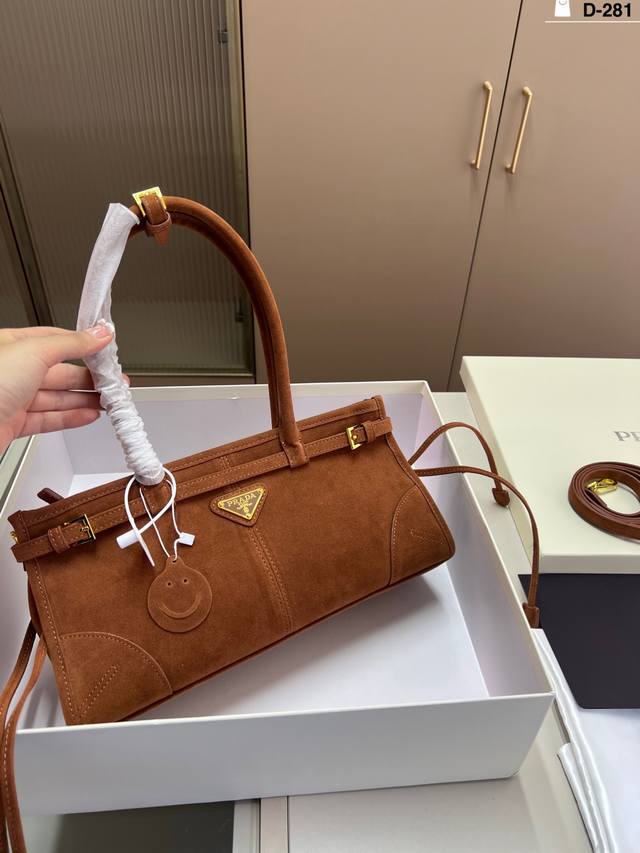 普拉达 Prada新晋顶流 Soft Lux 真的把我美迷糊了！！！复古又高级！！ D-281尺寸32×16配盒