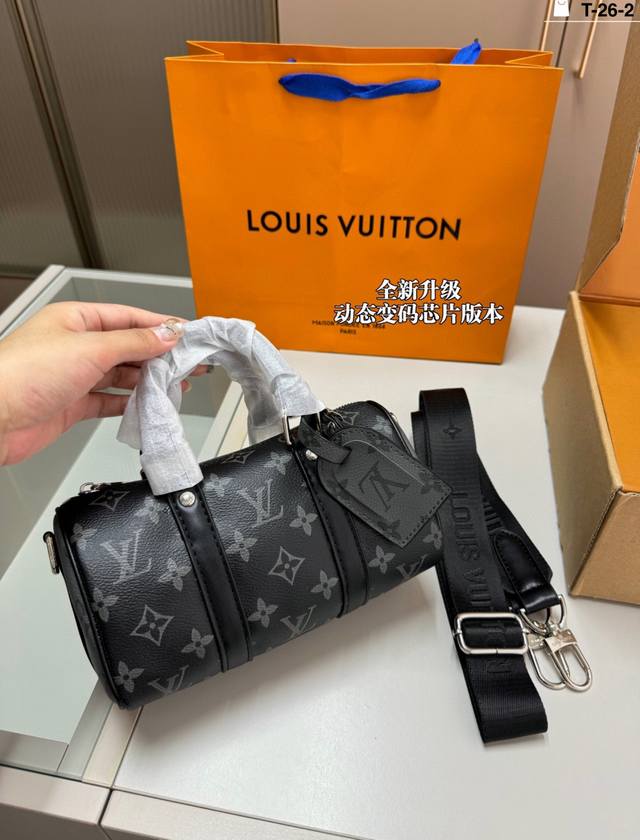 芯片版本 Lv Keepall Xs 新品枕头包 简直长在我的心头。 T-26-2尺寸21×12折叠盒