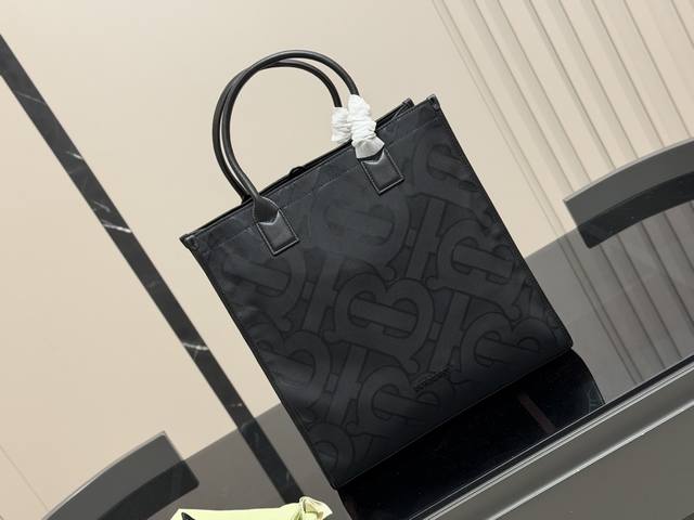 巴宝莉购物袋 帆布面料 大容量 满足日常 特别适合宝妈 超级能装 尺寸: 35.36Cm