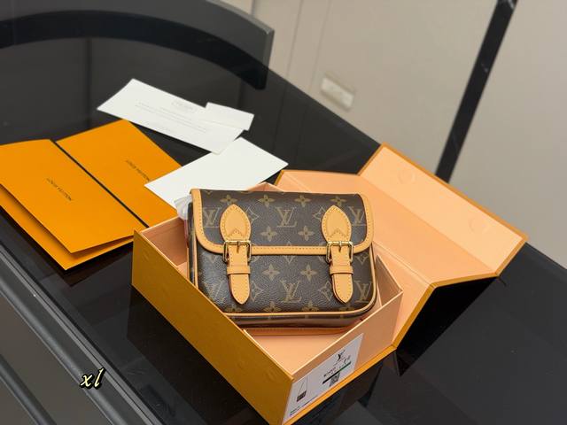 配盒 Size：20*14Cm Lv 邮差包男包新品！ 新款的 Satchel小邮差包 不大不小容量还十分可观很有Vintage的感觉