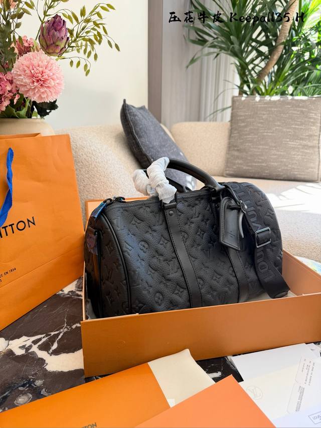 网球小王子都在背的Lv Keepall大容量包包！ 大容量又有质感的包包 健身宝子人手一只 时髦又有质感，上身嘎嘎好背 随手拎出门时髦感拉满