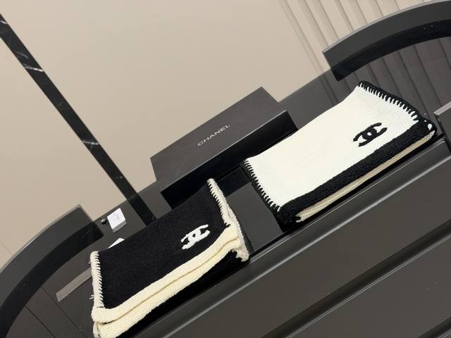 配盒 Size：30*180Cm 降温啦！晚上真的需要一条围巾 香奈儿王牌围巾 无敌好卖的一款 必须种草的第一条围巾