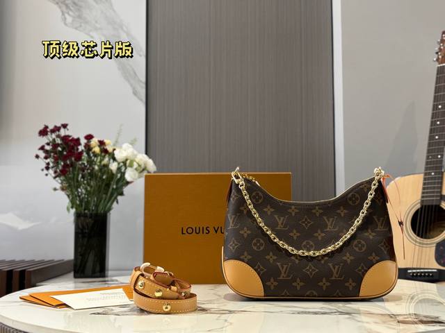 再次升级芯片 牛角包油膜颗粒感面料 Lv老花牛角包 单肩斜挎中古 Vintage包包,1896年诞生的经典牛角包,以扇形轮廓复刻中古美学,搭配 Monogram 再次升级芯片 牛角包油膜颗粒感面料 Lv老花牛角包 单肩斜挎中古 Vintage包包,1896年诞生的经典牛角包,以扇形轮廓复刻中古美学,搭配 Monogram