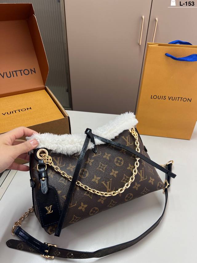 芯片版本 Lv凯瑞奥Carryall购物袋 新款毛毛购物袋 背上秒变气质女神 L-153尺寸27×17折叠盒飞机盒