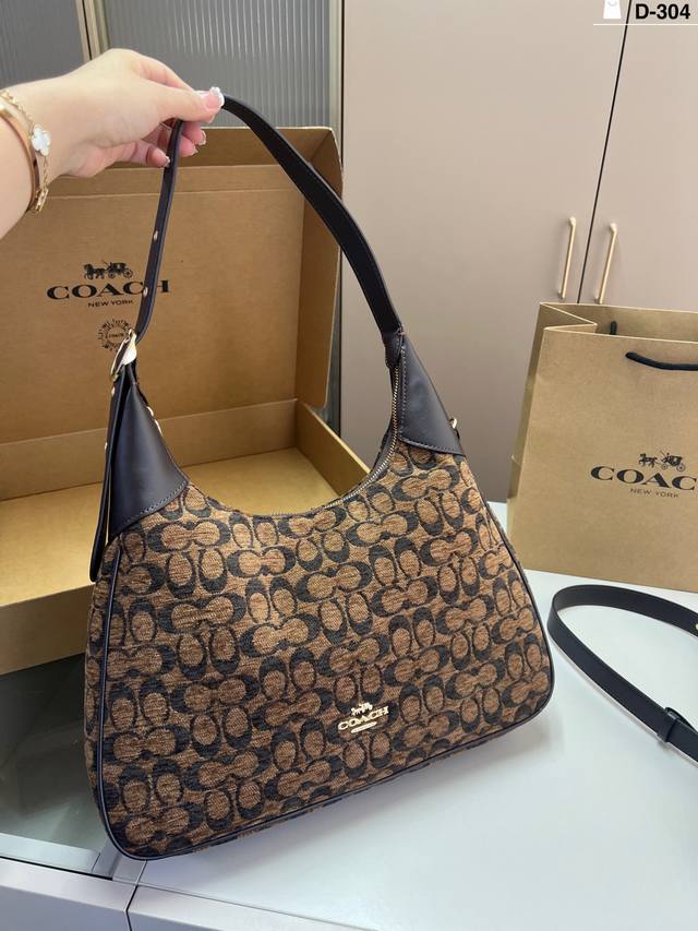 Coach蔻驰Ella Shoulder Bag腋下包 是秋冬的松露色高级又内敛 沉稳又雅致时尚又吸睛 D-304尺寸37×24飞机盒