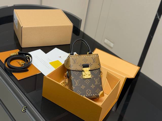 配折叠盒飞机盒 Size:12.18Cm Lv 新款Camera Box ! 复刻版 高品质 长肩带! 统统都有!! 配折叠盒飞机盒 Size:12.18Cm Lv 新款Camera Box ! 复刻版 高品质 长肩带! 统统都有!!