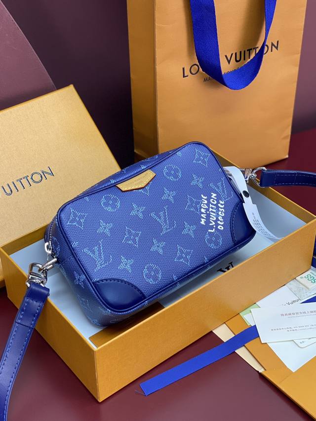 出厂价p M26826 丝印深蓝！芯片版！TrocadéRo 迷你手袋！本款 TrocadéRo 迷你手袋为 Monogram Heritage 涂层帆布融入皮