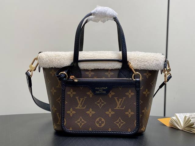 原单精品 M26315老花毛绒 小号购物袋子母包 Neverfull BandoulièRe Inside Out Bb 手袋 本款 Neverfull Ban 原单精品 M26315老花毛绒 小号购物袋子母包 Neverfull BandoulièRe Inside Out Bb 手袋 本款 Neverfull Ban