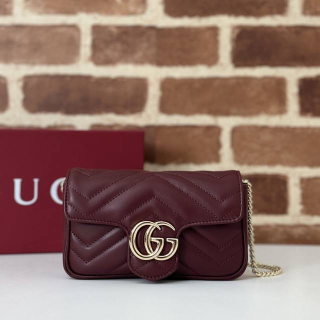 专柜品质，顶级原单货，实物实拍！476433酒红色羊皮内里，尺寸：宽16.5X高10.2X侧宽5.1，