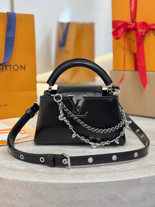 Capucines East-West 迷你手袋 M25492黑色 22Cm 本款 Capucines East-West 迷你手袋向路易威登美妆系列汲取色彩灵