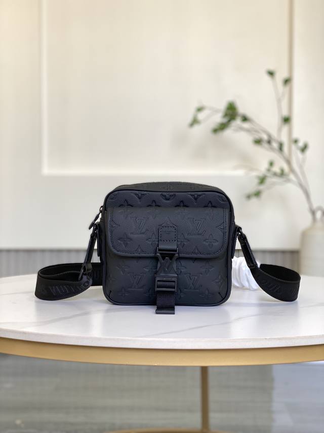 双11特价 12516 全新不退换 18 X 17 X 7.8 厘米 长度 X 高 X 宽 Monogram Shadow 压纹牛皮革 牛皮革饰边 织物内衬 金