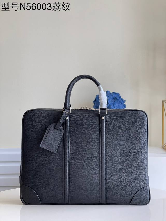 双11特价 5 3 全新不退换 独家实拍N5 3荔枝纹 porte-Documents Voyage公文包 柔软的Taurillon小牛皮制作。堪称路易威登经典