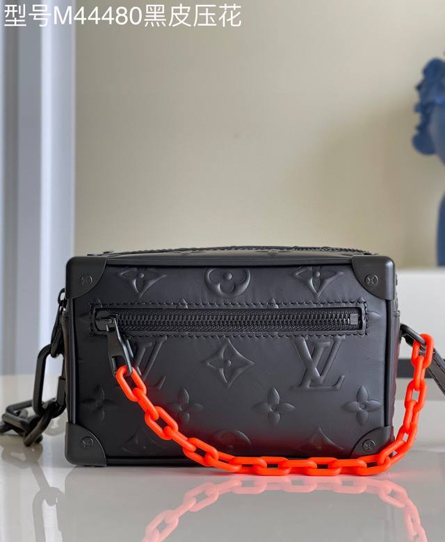 双11特价 58906 全皮压花 全新不退换