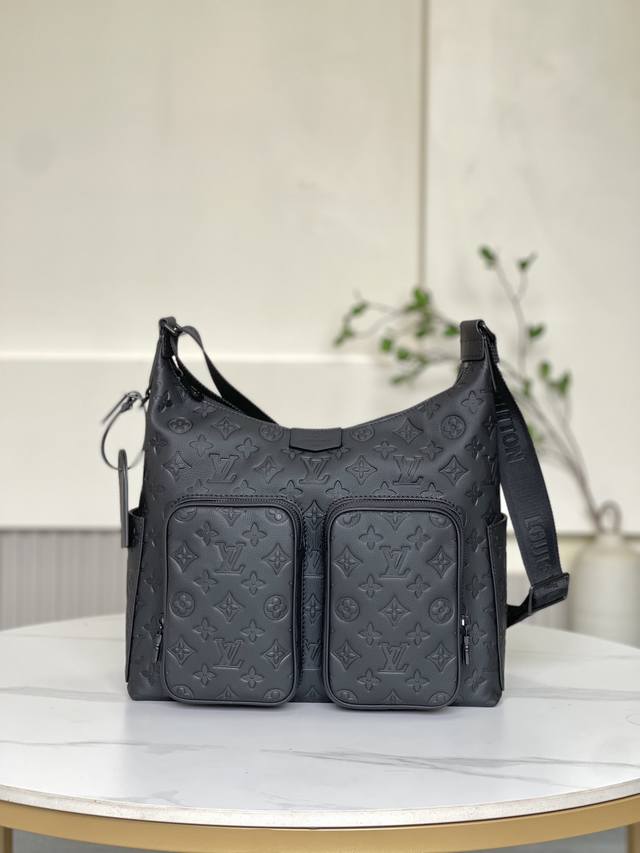 双11特价 14778 全新不退换 14778 27 X 19.7 X 34.5 厘米 高 X 宽 X 长度 Monogram Shadow 压纹牛皮革 牛皮革