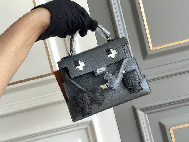 原价2930 双11狂欢特惠活动 娃娃包，烟雾灰 全新无质量问题 半手工蜡线，全钢五金