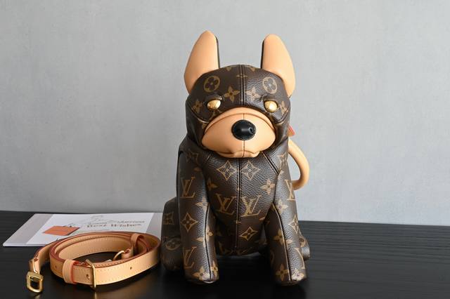 双十一活动价: 芯片菱形跳动码系列#M 专柜售价 购入_ 五金材质：厚镀纯钢五金 皮料材质：法国原厂皮面料 163芯片版 尺寸详情：** 无盒，有布袋