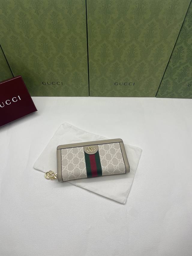 配绿盒包装 专柜品质，顶级原单货，实物实拍！款号523154米胶燕麦～尺寸：宽19X高10，出货了 。