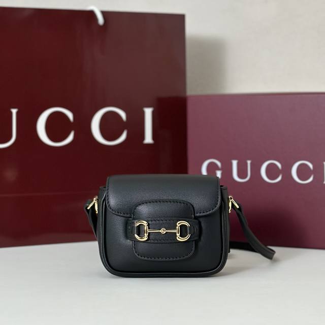 专柜品质，顶级原单货，实物实拍！款号851620克色全皮，尺寸：W13Xh11Xd4.5，