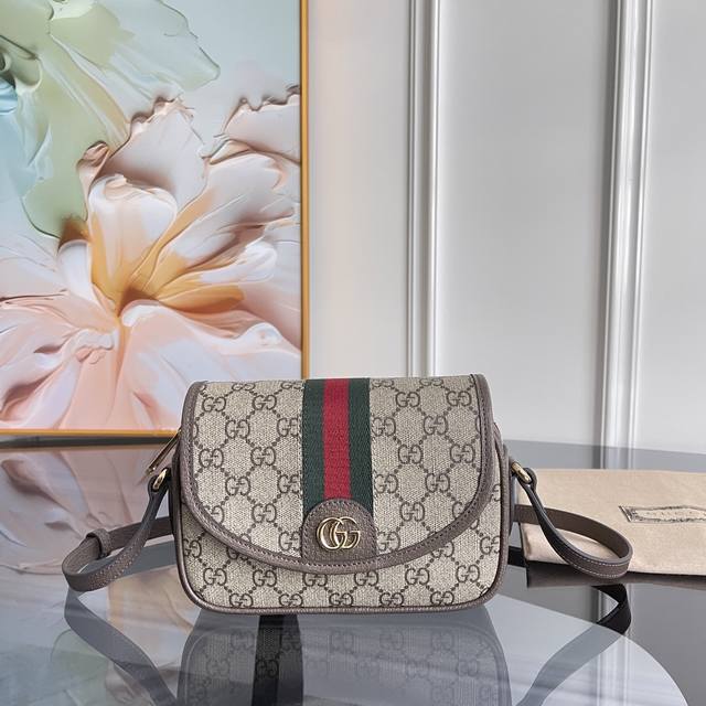 独家背景 实物实拍顶级原单品质 款号：772239啡 尺寸 .57