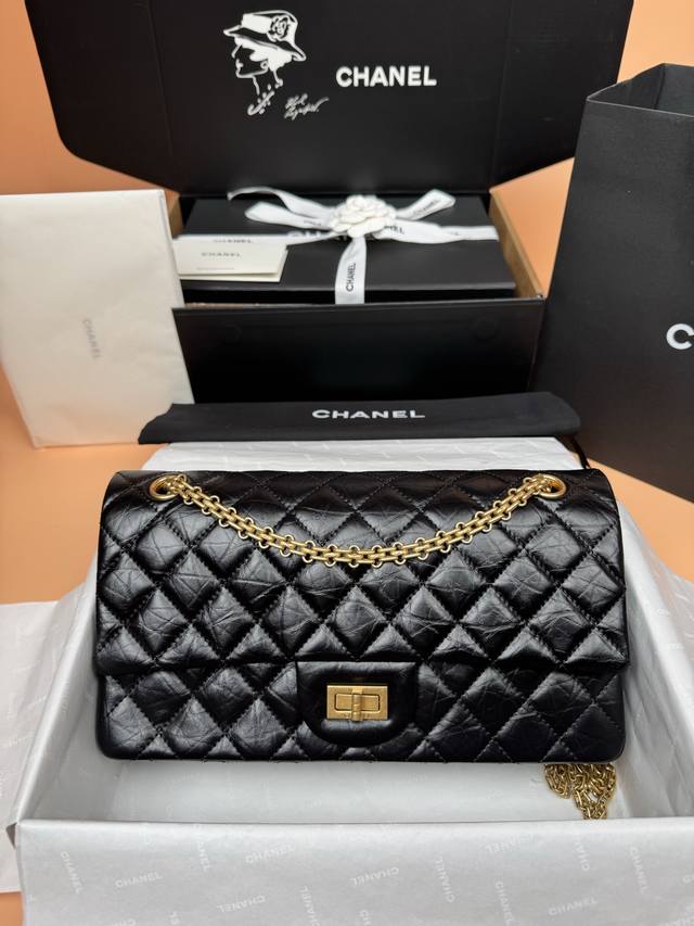 原厂皮 系列 :28Cm 顶级升级版 时尚与经典融为一体，永不过时 皮料：原厂大象纹胎黑色牛皮 五金：全钢复古金色 Size：W28×H16×D8Cm 型号：A