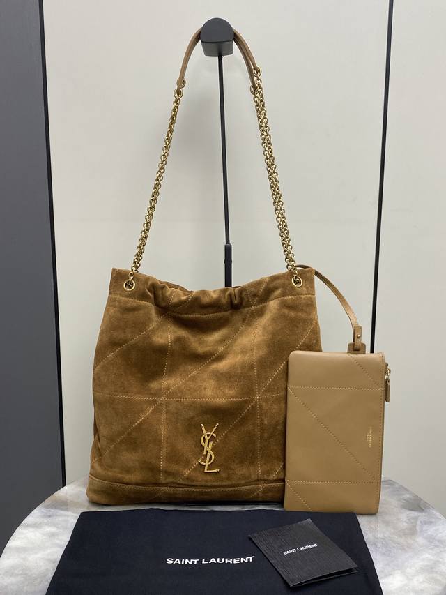 原厂皮 磨砂棕 金 pochon_新款超好看可以背的“垃圾袋” 全新新款包型，包包采用意大利进口小羊皮，超高工艺的对格绗缝，正面Logo五金搭配链条束口，甜酷大