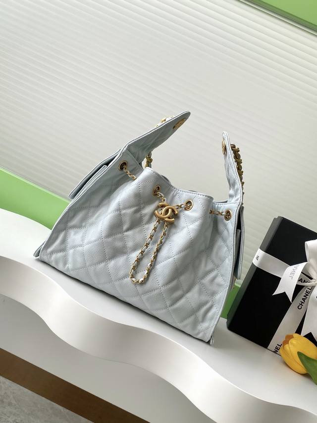 25C 球纹皮嘻哈包 香奈儿 Chanel Hobo 腋下包 嬉皮腋下包小号 复古金币纽扣抽绳水桶包+菱格纹+复古黑金 经典链条设计，高级感十足！日常出行必备，