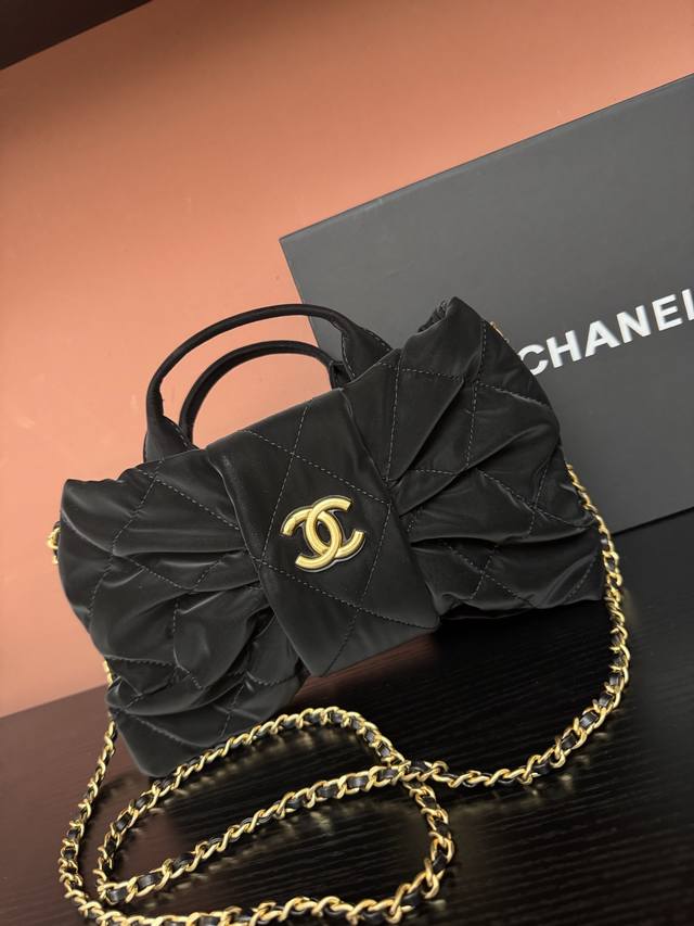 独家背景实物实拍顶级质量货。款号：As5849黑色丝绒 尺寸18×26×5Cm