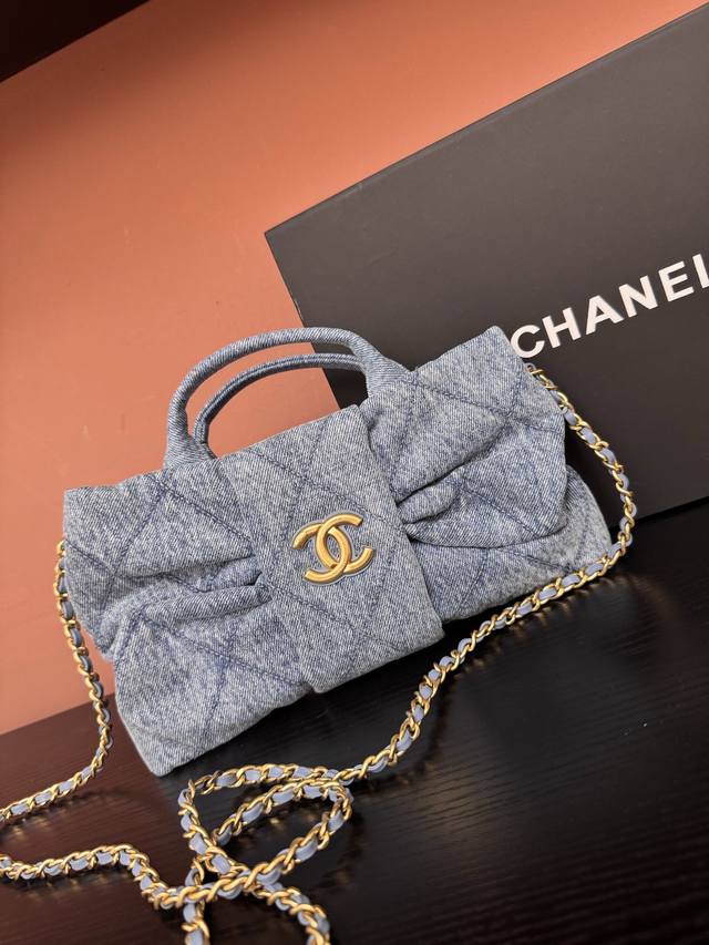 独家背景实物实拍顶级质量货。款号：As5849蓝色牛仔 尺寸18×26×5Cm