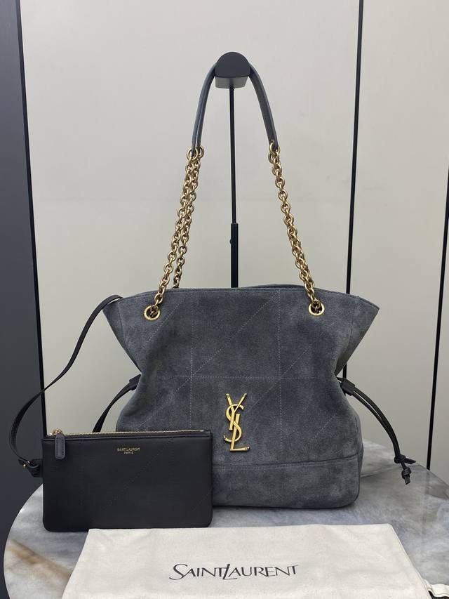 原厂皮 都市灰磨砂 古金 Ysl 新款小号Jamie 4.3 Large pochon羊皮腋下包。设计师真的太懂消费者需要什么了吧很多托特包的设计都没法让颜值和