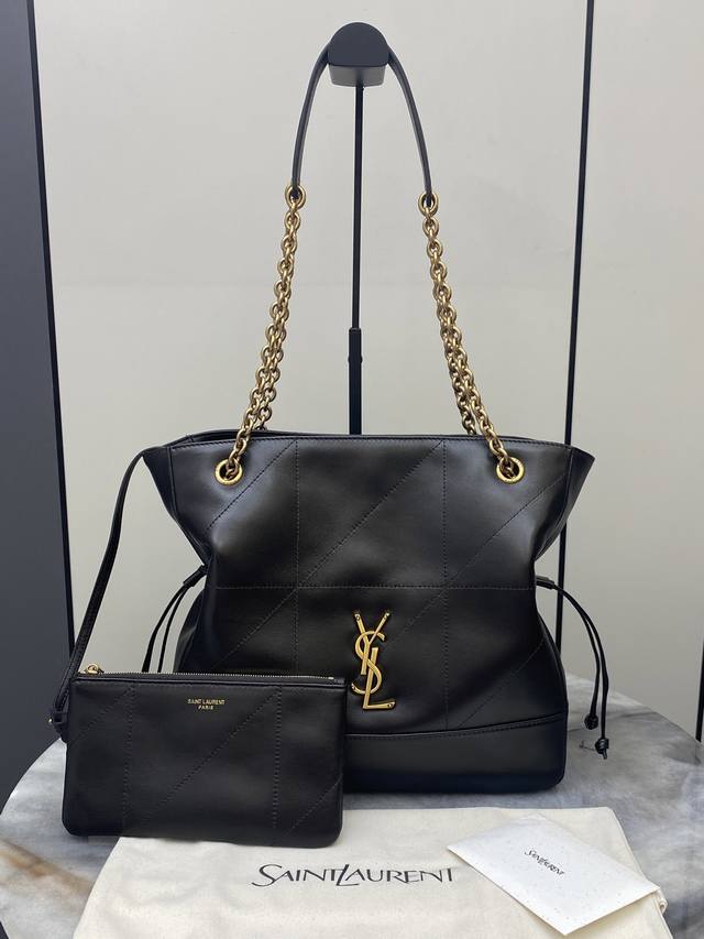 原厂皮 小号 深咖啡羊皮 古金 Ysl 新款小号Jamie 4.3 Large pochon羊皮腋下包。设计师真的太懂消费者需要什么了吧很多托特包的设计都没法让