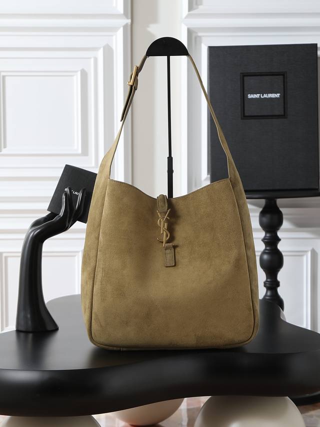 绿色磨砂款 原厂对版高丝光麂皮 不含包装 Le 5A7_大号光滑皮革柔软手袋大号，韩国明星同款Hobo今年火到爆炸的腋下包Y家虽迟但到！！包包身轮廓简洁、立体，